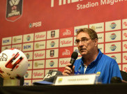Robert Jelaskan Target Persib dan Soroti Keuntungan PSS Sleman