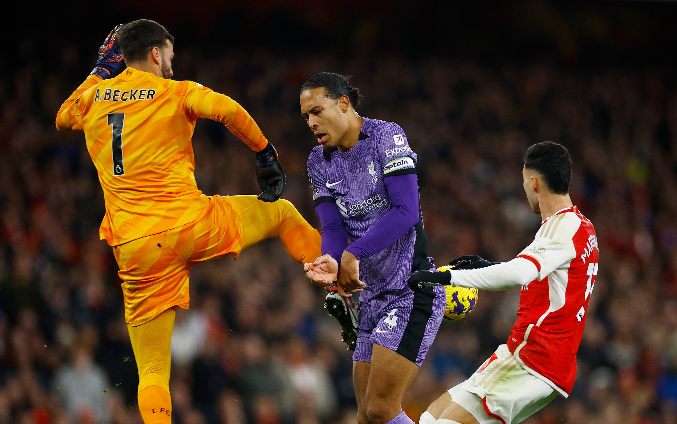 Liverpool Dibantai Arsenal, Legenda Manchester United Kritik Keras Virgil Van Dijk