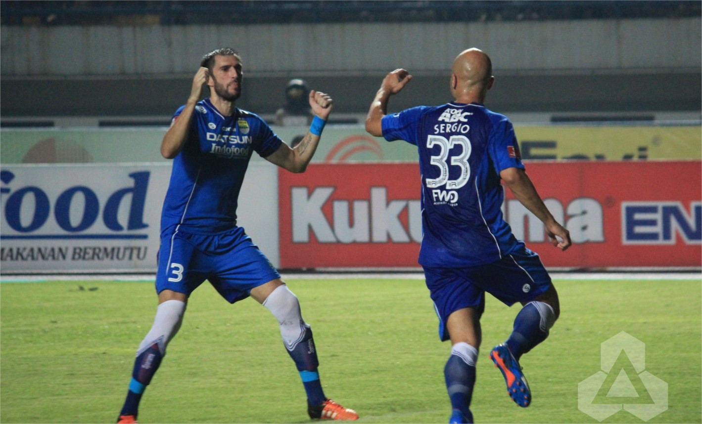 Kim Jefri dan Van Dijk Lumpuhkan PS TNI 3-0