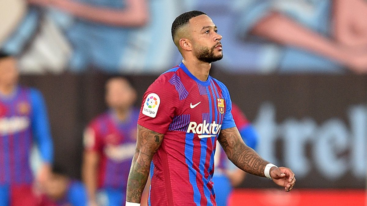 Xavi Beri Peringatan kepada Memphis Depay