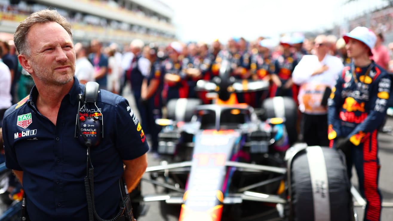 Bos Red Bull Sindir Mercedes dan Ferrari