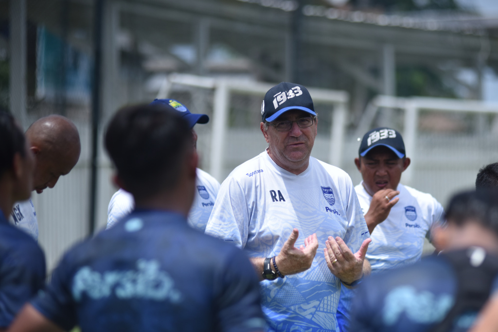 Jadwal Seri 4 Liga 1 Tidak Ideal bagi Persib Bandung
