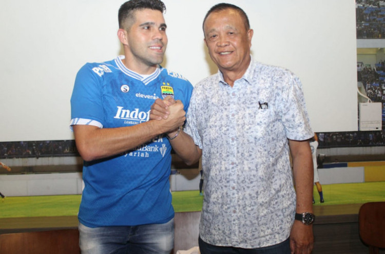 Pelatih Persib Bandung Tunggu Status Fabiano Beltrame Sebelum Daftarkan Pemain