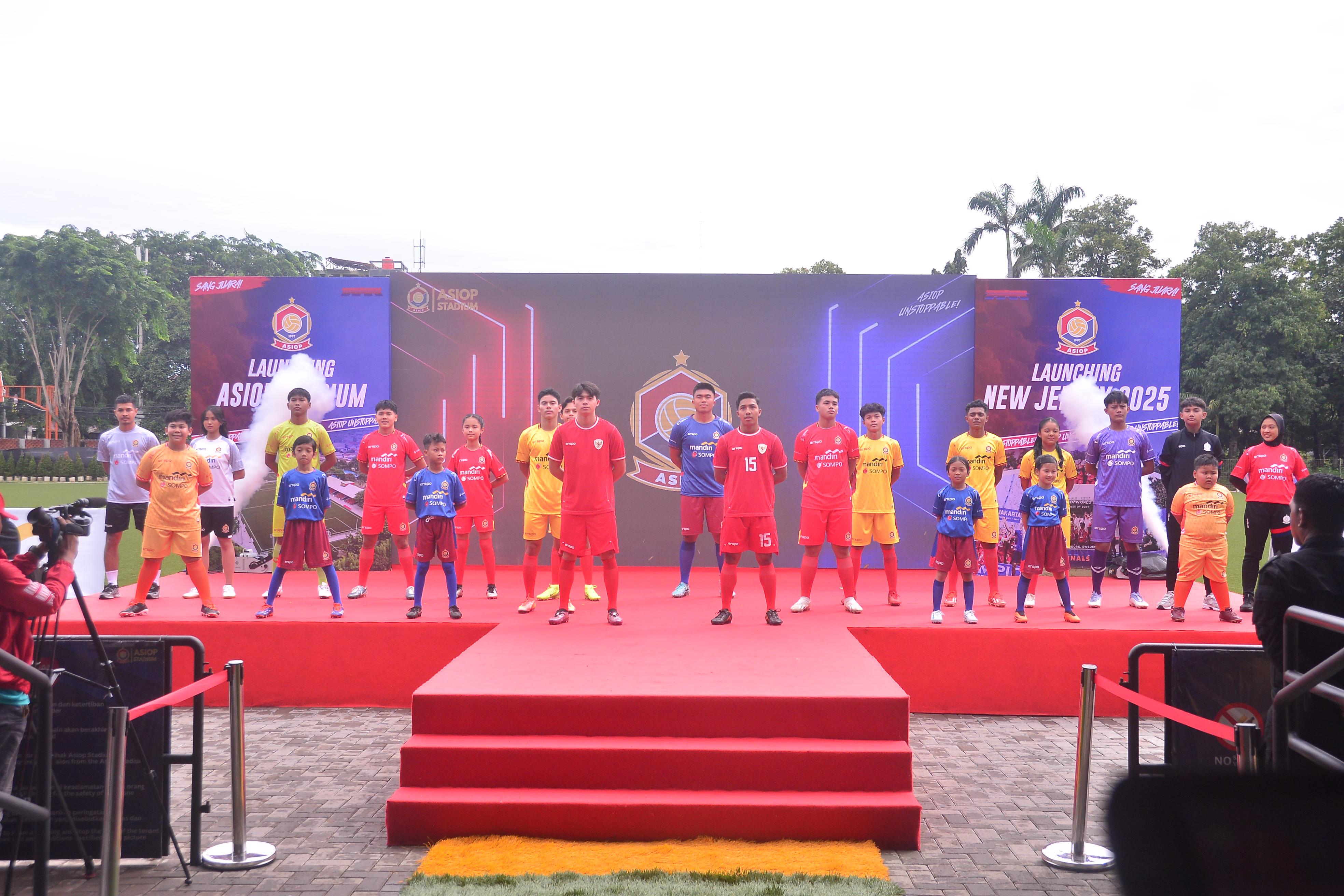 Dihadiri Indra Sjafri, ASIOP Resmikan Stadion Kebanggaan dan Jersey 2025 Produksi Erspo