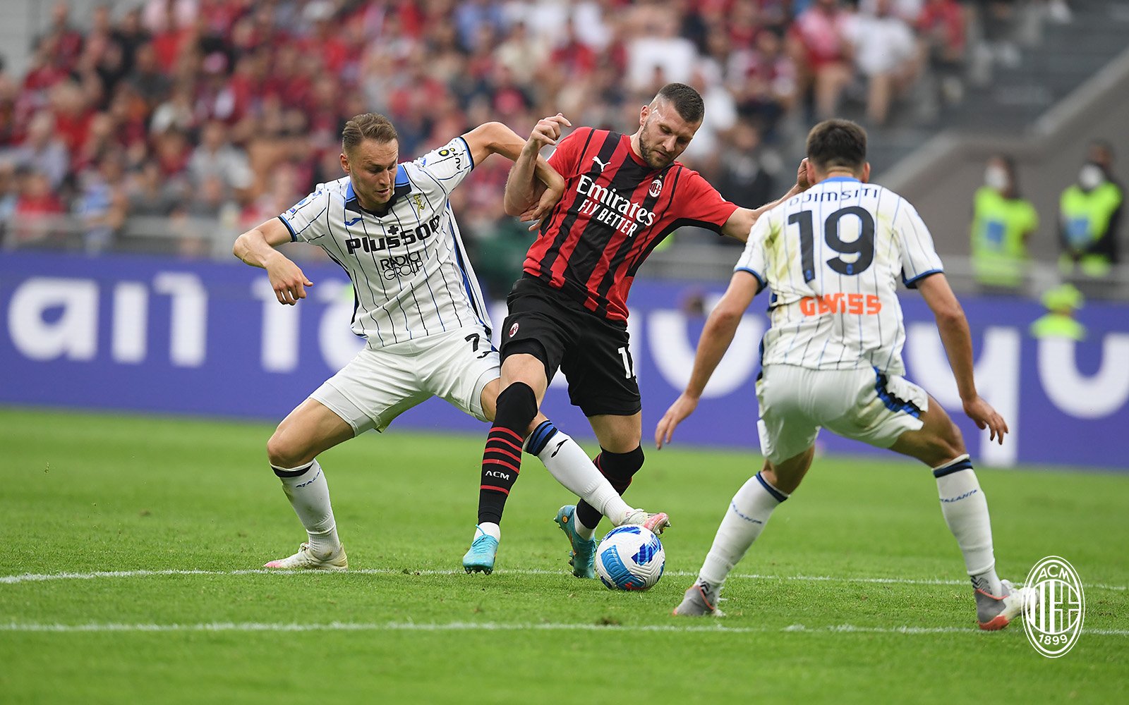 Pioli Gunakan Video Kobe Bryant untuk Suntikkan Semangat ke Pemain Milan
