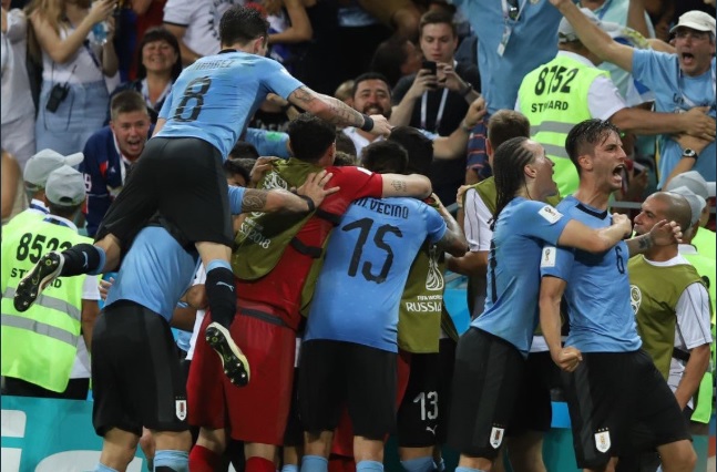 Uruguay 2-1 Portugal: Cavani Bawa La Celeste Tantang Les Bleus, Ronaldo Angkat Koper Susul Messi