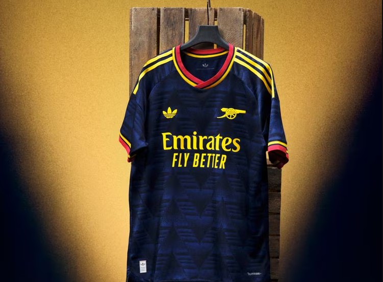 Arsenal Resmi Luncurkan Jersey Tandang 2026-2027, Nostalgia Desain Ikonik 'Bruised Banana'