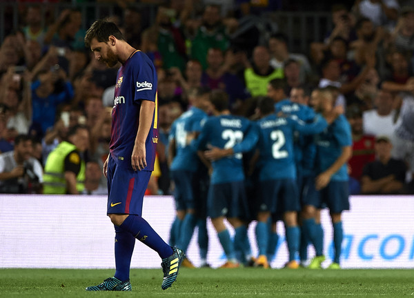 Real Madrid Pecundangi Barcelona Dengan 10 Pemain
