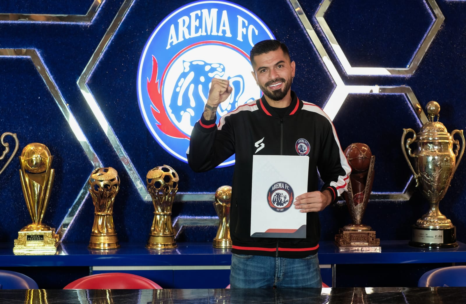 Arema FC Gantungkan Harapan Tinggi pada Julian Guevara