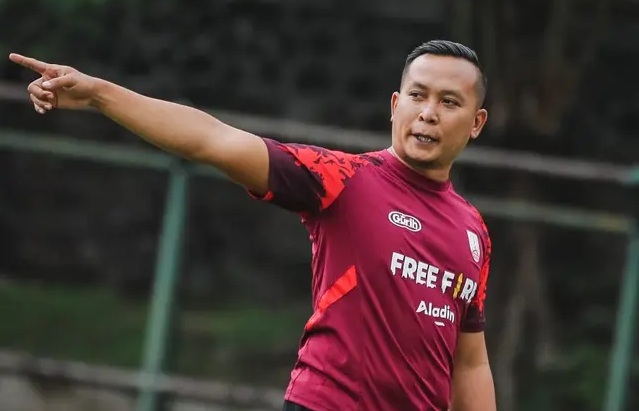 Satu Asisten Pelatih Nova Arianto Masuk ke Timnas Indonesia Senior