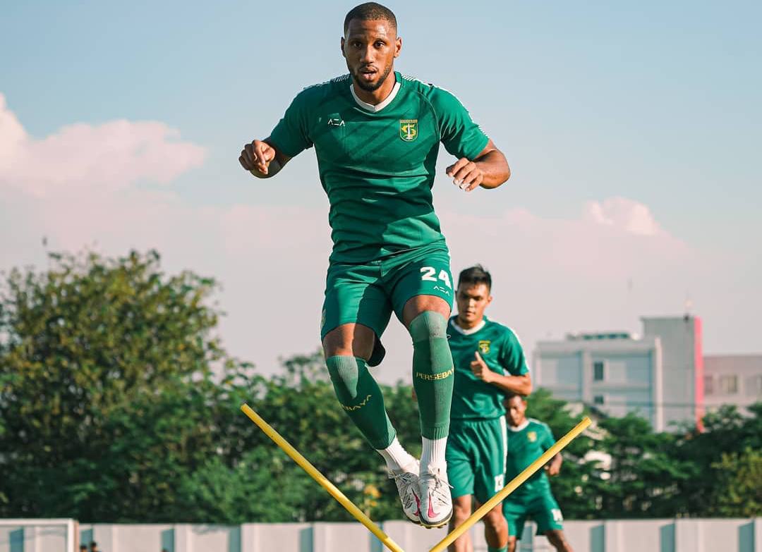 Tekad Bek Persebaya Alie Sesay Bela Timnas Sierra Leone di Piala Afrika