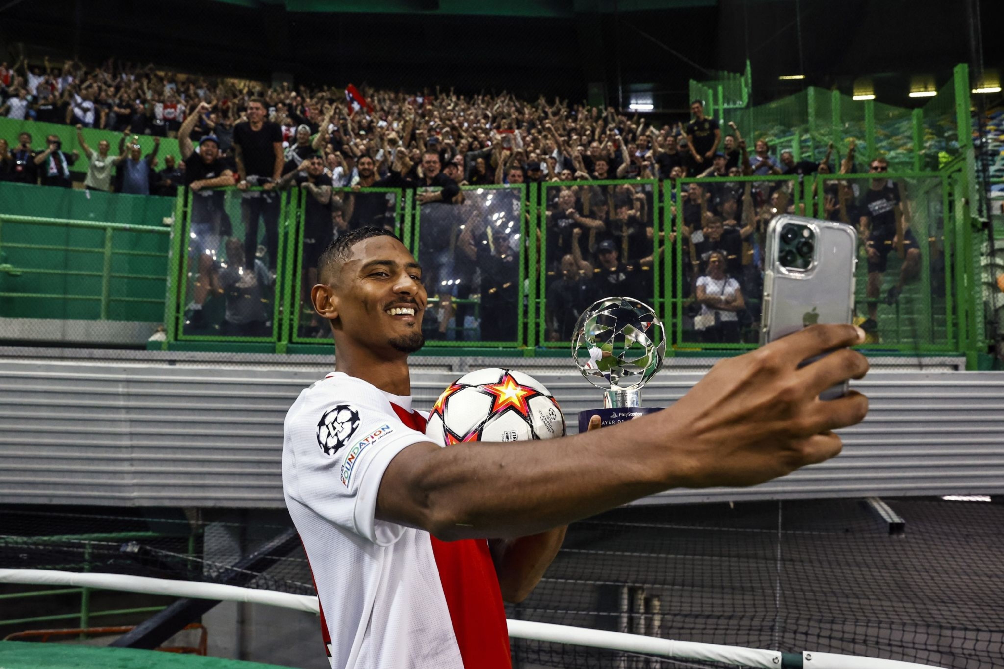 Profil dan 5 Fakta Menarik Sebastien Haller: Mesin Pengukir Rekor di Liga Champions