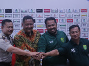 Saat Jamu Barito Putera, Persebaya Gelar Penghormatan untuk Eri Irianto