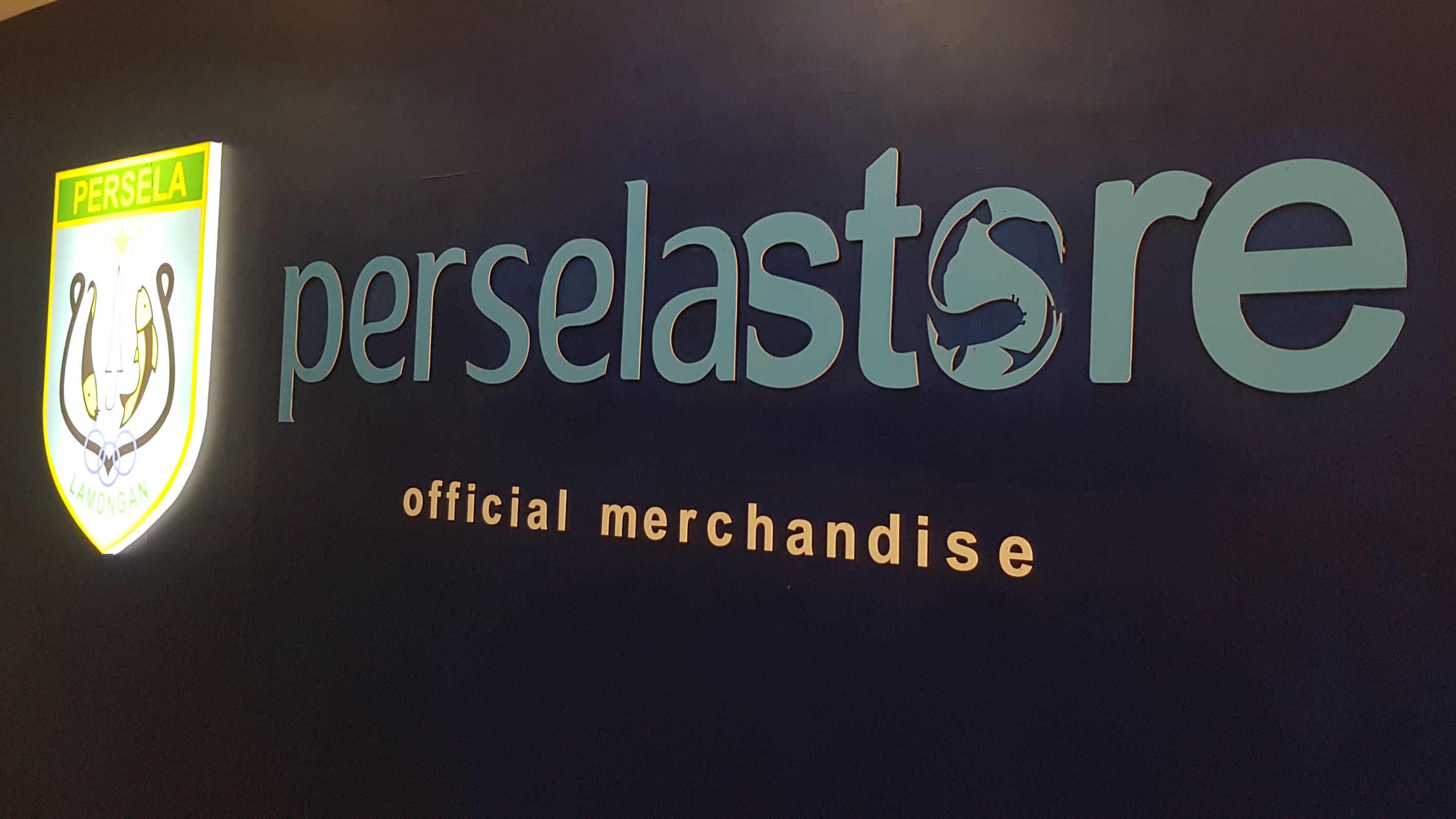 Pandemi Corona Paksa Persela Gandeng Apparel Baru Musim Depan
