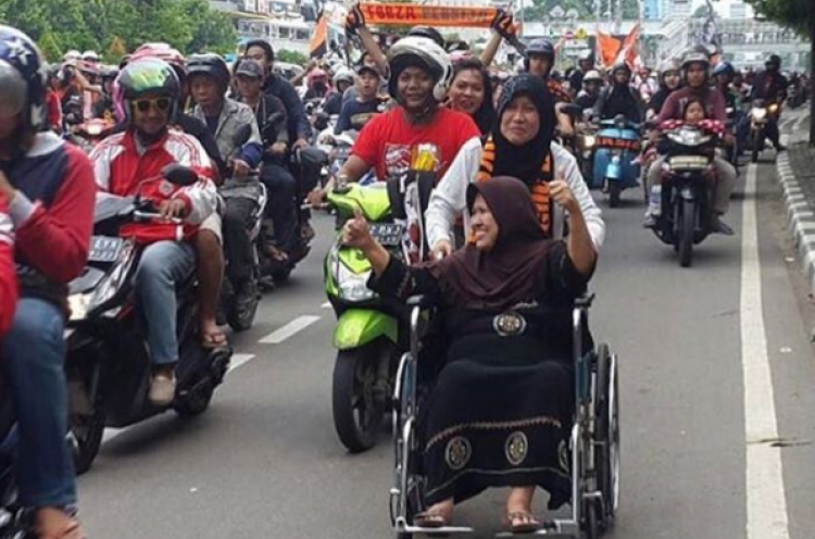 Kisah Hj Rahmah: Jakmania Berkursi Roda yang Akhirnya Bertemu Gubernur DKI Anies Baswedan