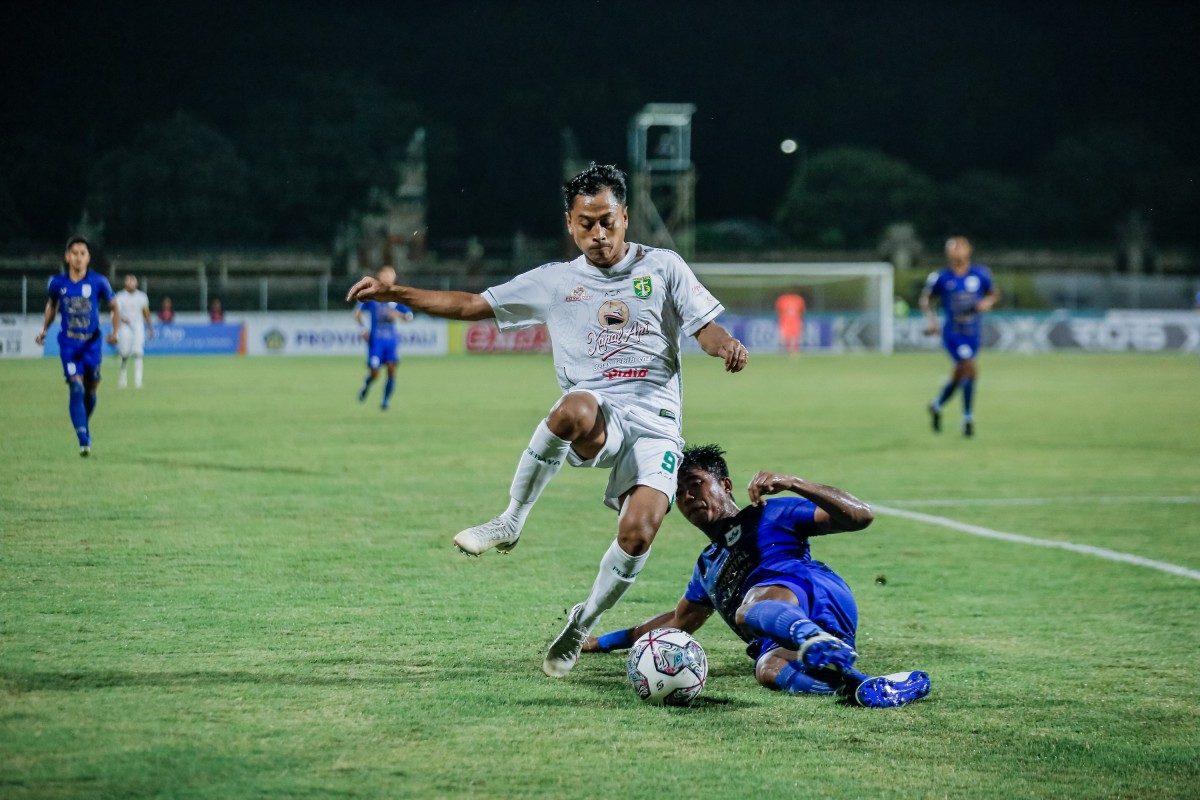Keputusan Terpaksa Dibuat Aji Santoso saat Persebaya Imbang Kontra PSIS
