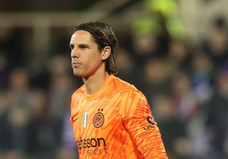 Ajax vs Inter Milan: Kebobolan Empat Gol dalam Derby d'Italia, Cristian Chivu Pertimbangkan Rotasi Kiper
