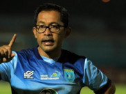 Kata Aji Santoso Usai Persela Dikalahkan Persib