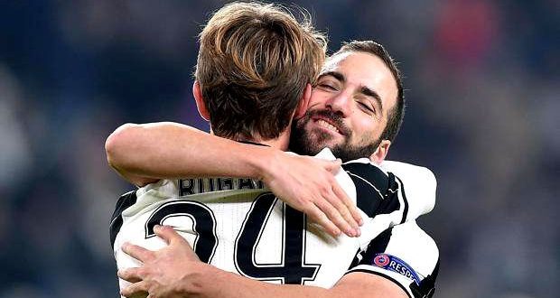 Juventus Tolak Tawaran Chelsea untuk Higuain dan Rugani