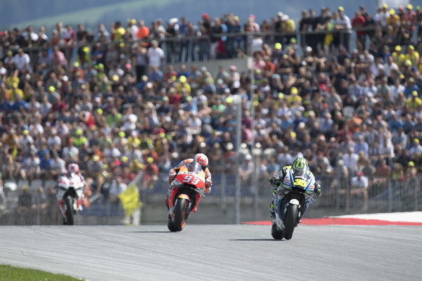 Cal Crutchlow Kirim Kode untuk Aprilia
