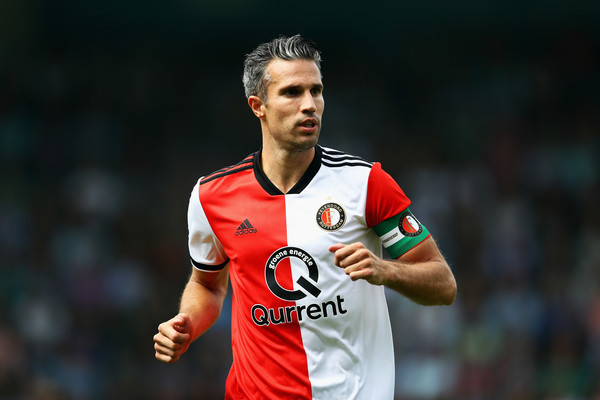 Robin van Persie Beri Sinyal Pensiun Akhir Musim
