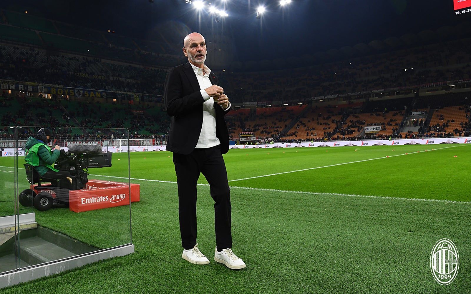 Tak seperti Kessie, Perpanjangan Kontrak Pioli Berjalan Mulus