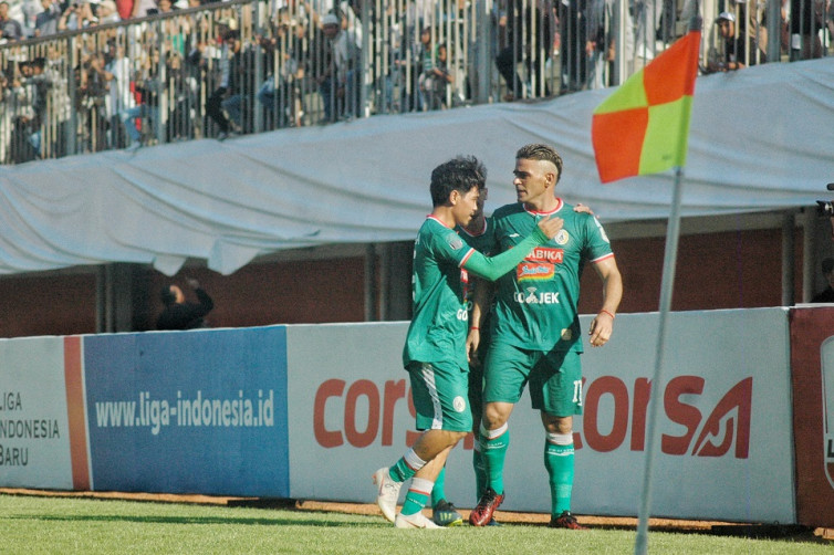 Liga 2 2018: Hat-trick Cristian Gonzales Bawa PSS Sleman ke Semifinal bersama Persita