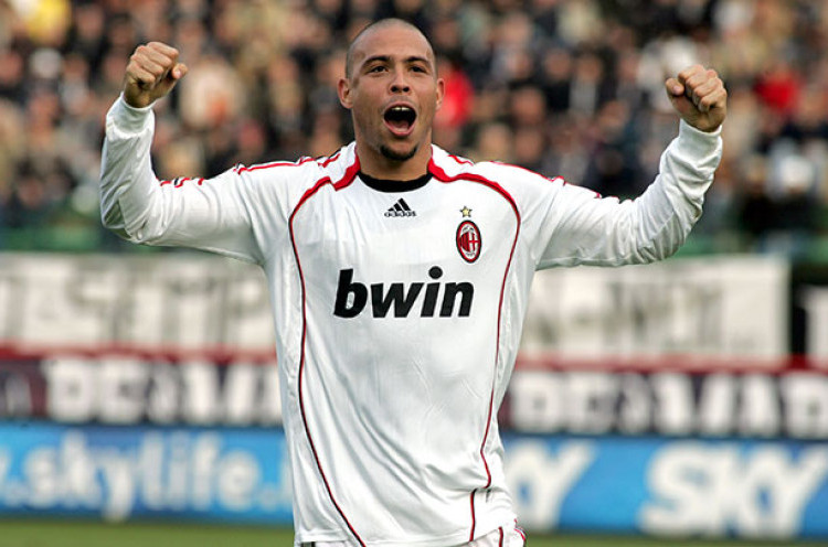 5 Penyerang Top yang Pernah Bela Milan dan Inter