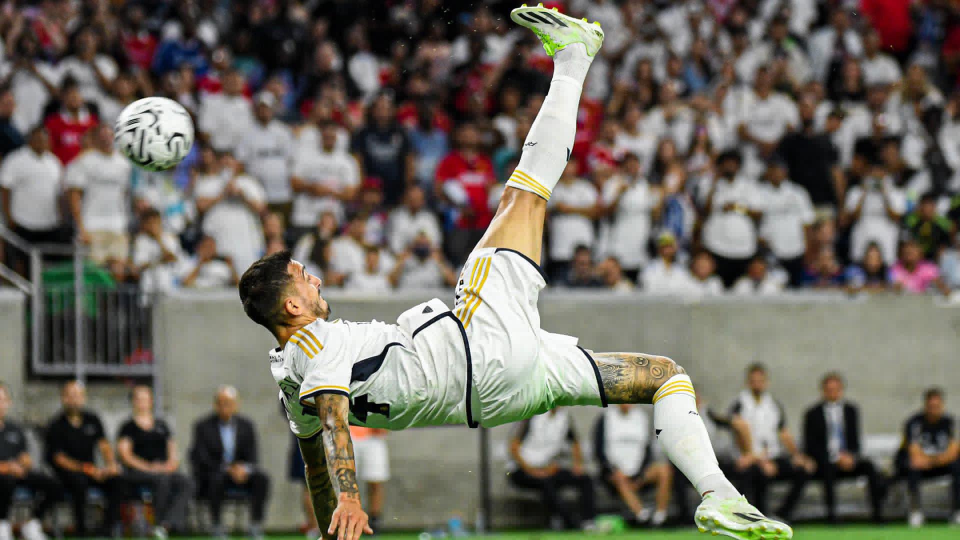 Barcelona Tolak Peluang Rekrut Penyerang Real Madrid Secara Gratis