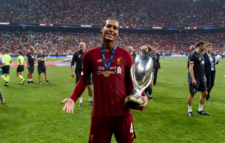 Vincent Kompany Tak Ragu Sebut Virgil van Dijk Bek Terbaik di Premier League