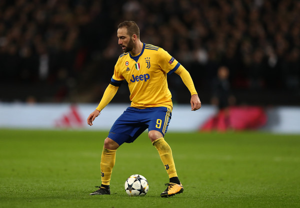 Transfer Gonzalo Higuain ke AC Milan Terkendala Gaji