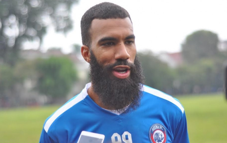 Sylvano Comvalius Tak Masalah Posisi Terancam Asal Arema FC Menang