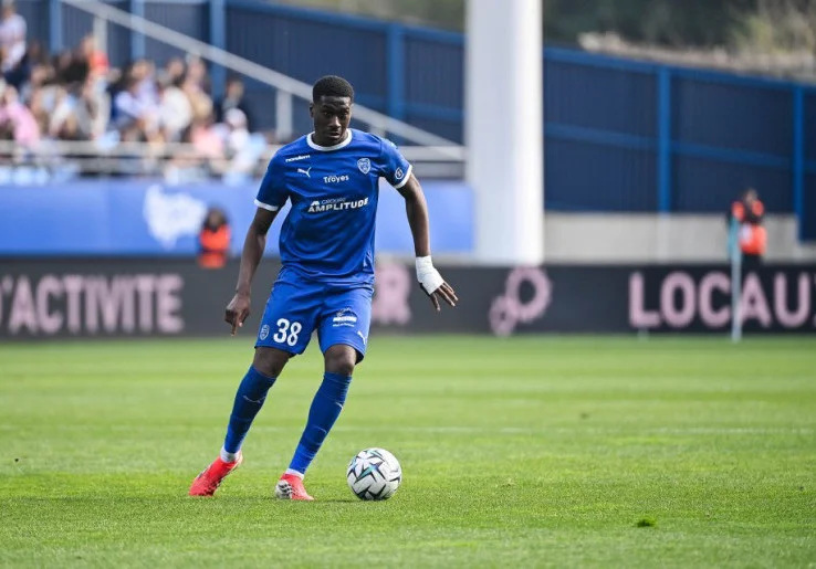 Profil Sankhoun Diawara, Bek yang Didapat AC Milan dari Hasil Membajak Transfer