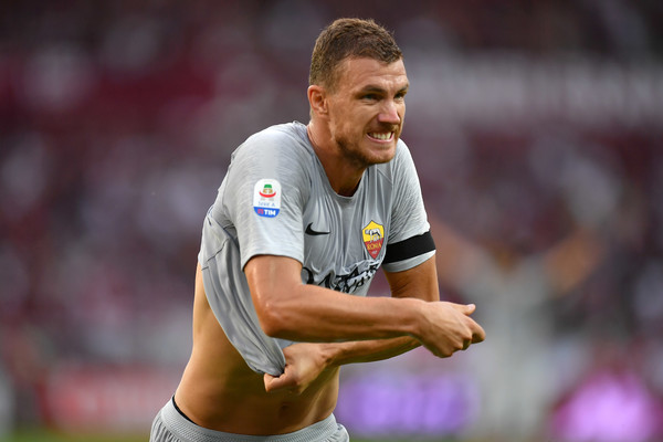 Edin Dzeko dan Lima Pesepak Bola Jenius dengan Gelar Akademis