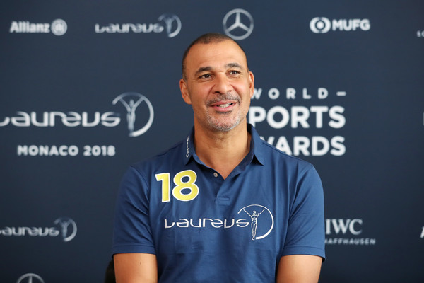  Ruud Gullit Jagokan AC Milan Menangi Derby 