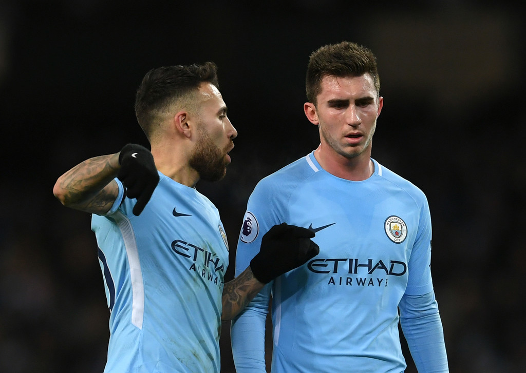 Tentu, mari kita bedah taktik Pep Guardiola di Manchester City.