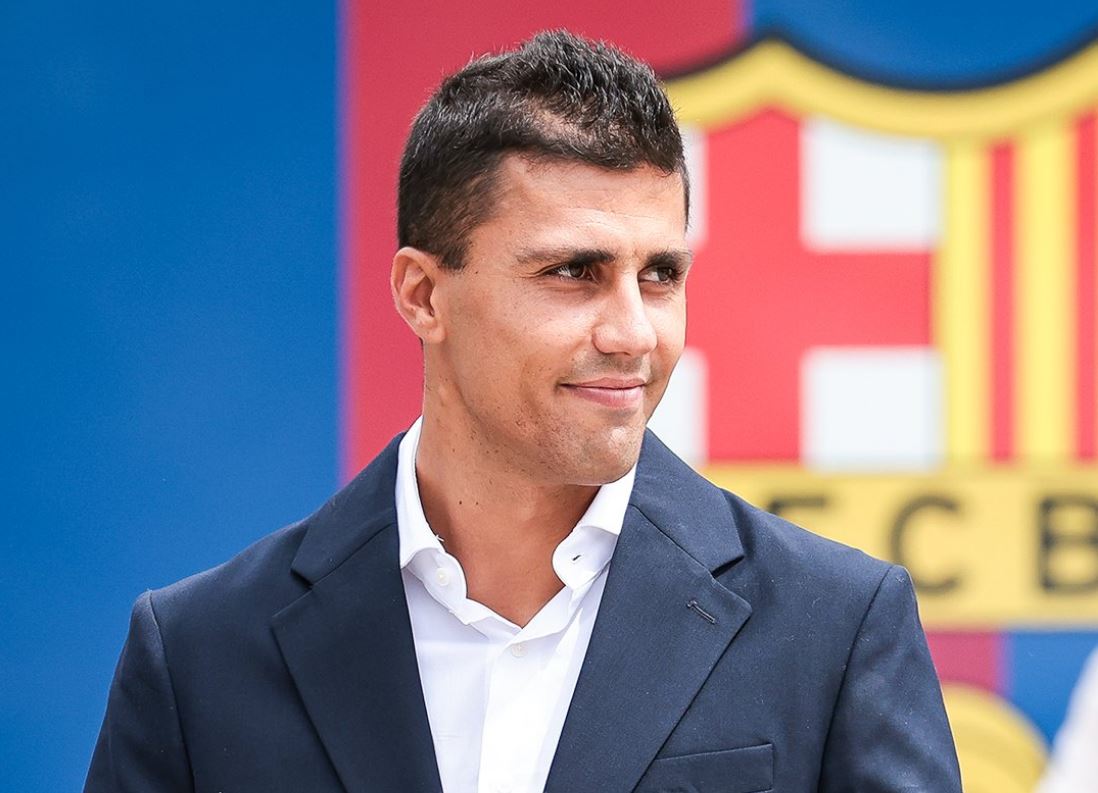 Dikontrak Empat Tahun, Barcelona Resmi Rekrut Rodri dari Manchester City