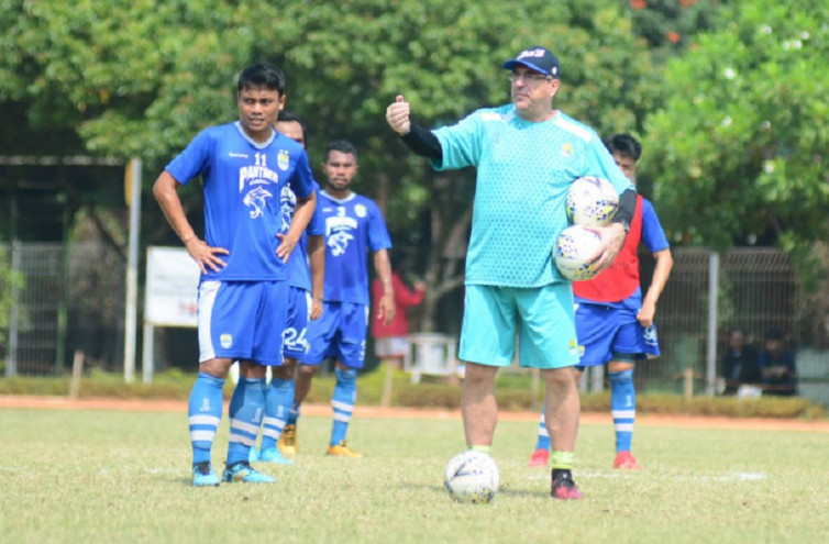 Rene Alberts Tak Ingin Pemain Persib Tatap Persija dengan Perasaan Khawatir