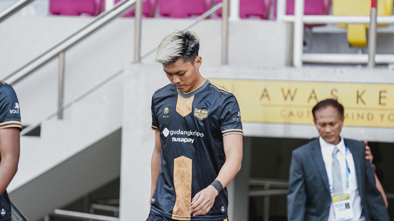 Cedera Tulang Selangka, Winger Dewa United FC Feby Eka Putra Naik Meja Operasi