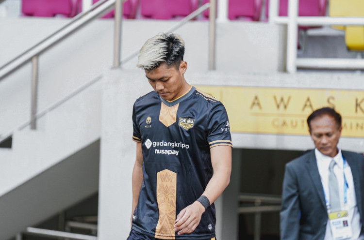 Cedera Tulang Selangka, Winger Dewa United FC Feby Eka Putra Naik Meja Operasi