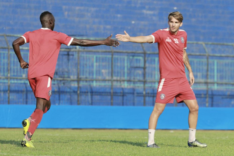 Alasan Tim Pelatih Arema FC Belum Turunkan Pavel Smolyachenko