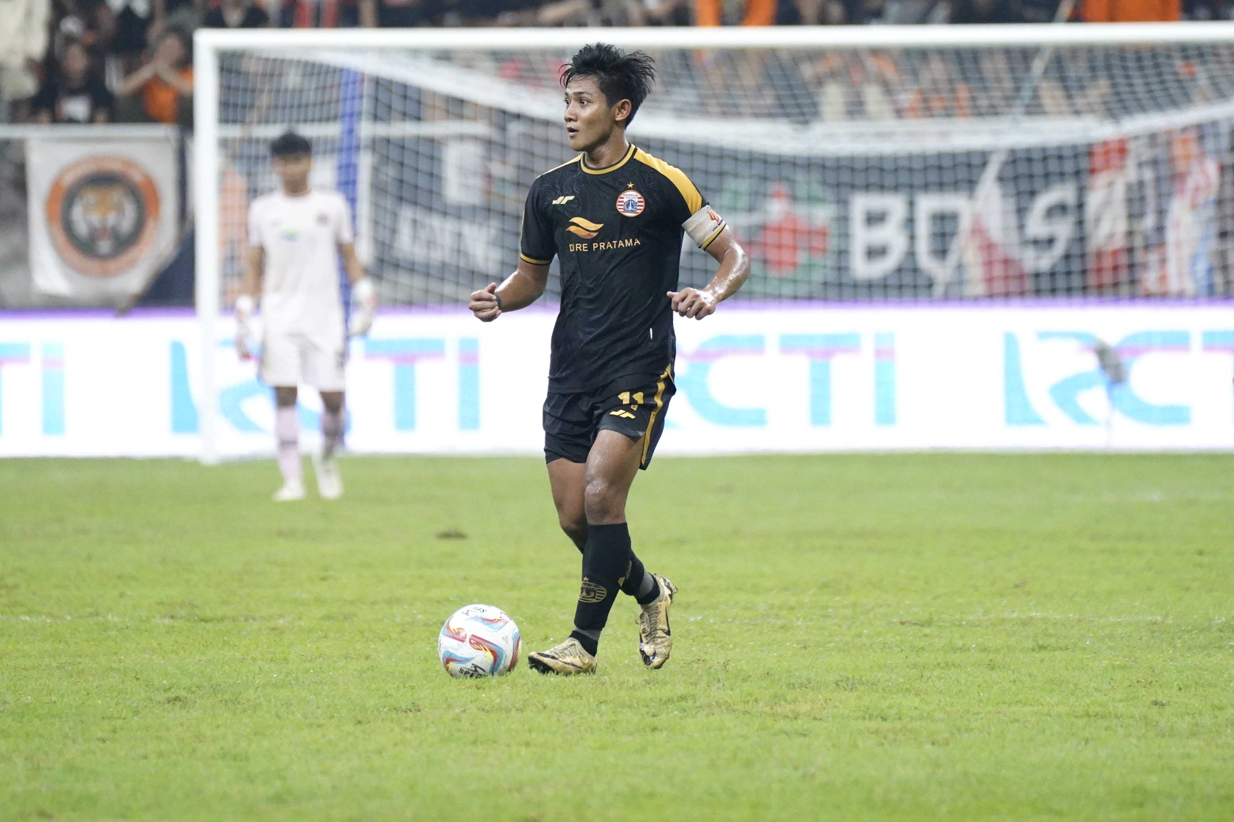 Kiat Firza Andika Pertahankan Tempat di Starting Eleven Persija Musim Depan
