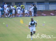 Victor Igbonefo Berharap Bobotoh Tetap Dukung Persib di Tengah Pandemi Virus Corona