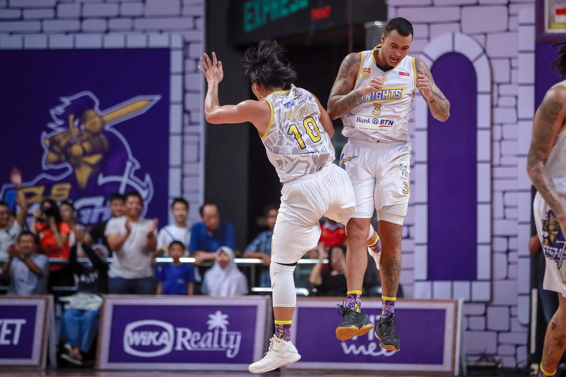 Lewat Drama Overtime, CLS Knights Indonesia Tumbangkan Mono Vampire
