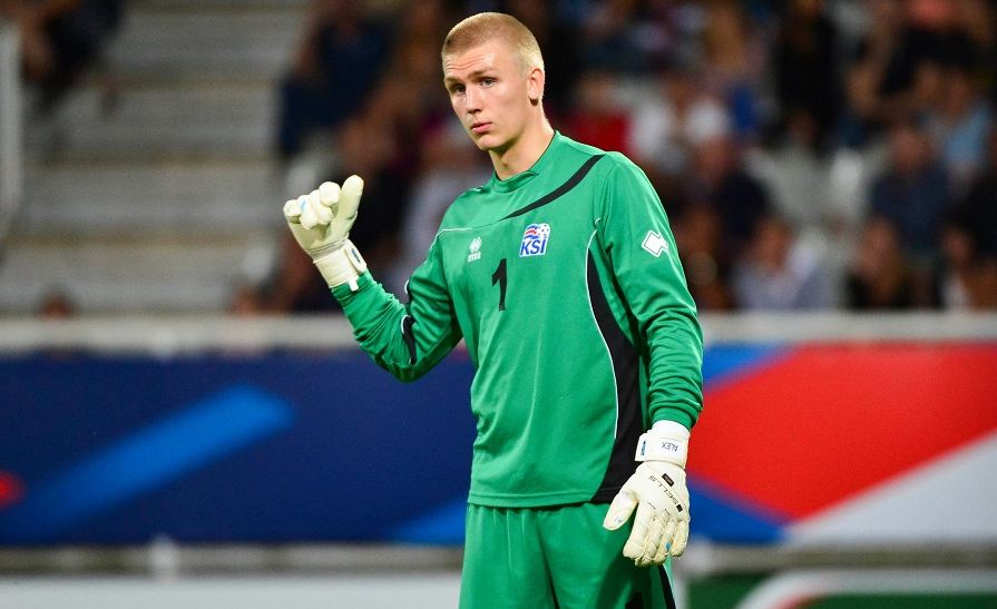 Temukan Pengganti Emiliano Martinez, Kiper Islandia Bakal Jadi Kiper Baru Arsenal