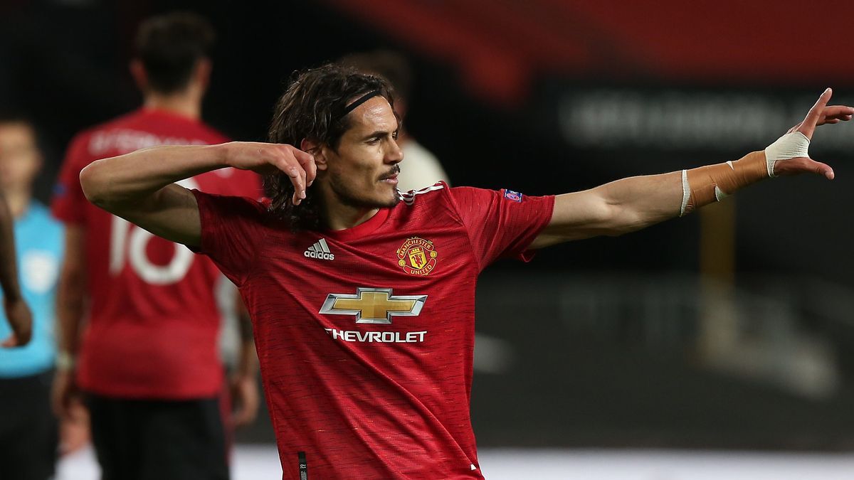 Suporter Jadi Senjata Man United Bujuk Edinson Cavani Bertahan