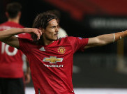 Suporter Jadi Senjata Man United Bujuk Edinson Cavani Bertahan