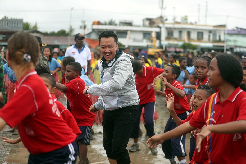 Hitam dan Putih Menpora Imam Nahrawi