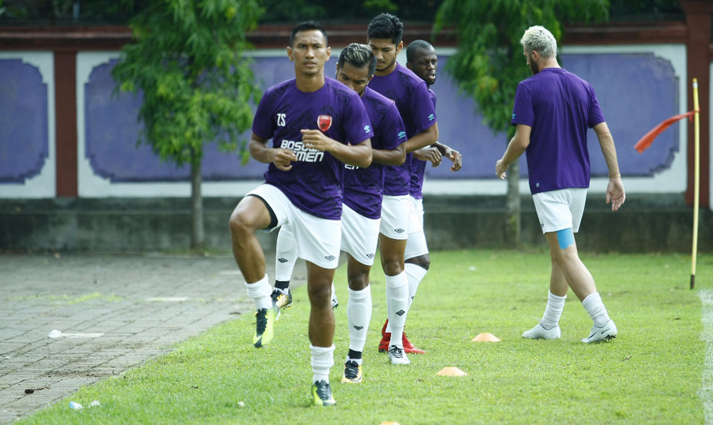 Libur dan Idul Fitri Ala Bek PSM Makassar Zulkifli Syukur