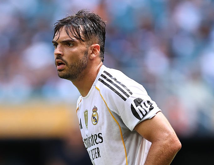 Tegas, Xabi Alonso Ingin Raul Asencio Petik Pelajaran Usai Terima Kartu Merah